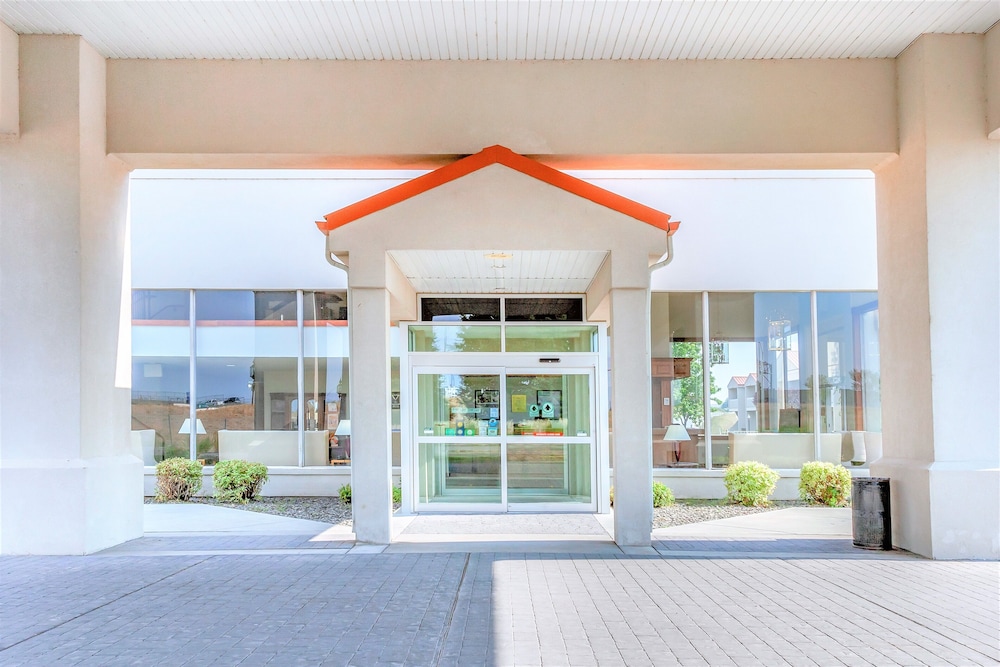 holiday inn ontario an ihg hotel