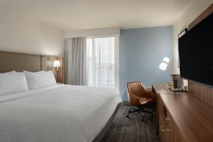 holiday inn ontario an ihg hotel
