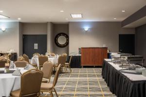 holiday inn ontario an ihg hotel