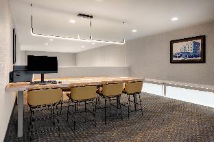 holiday inn ontario an ihg hotel