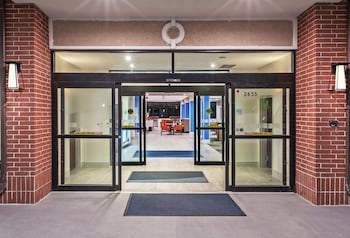 holiday inn express hotel and suites orange by ihg