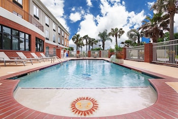 holiday inn express hotel and suites orange by ihg