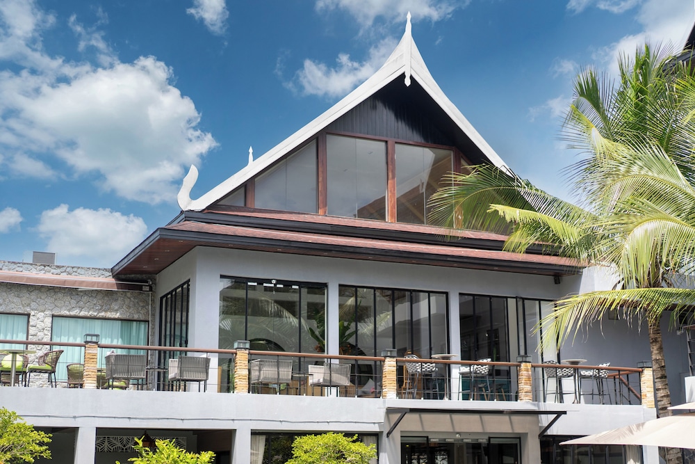 howard johnson by wyndham phuket naiyang