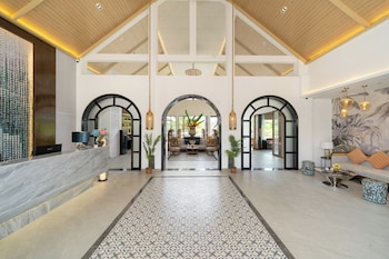 Howard Johnson By Wyndham Phuket Naiyang,,4 star