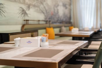 howard johnson by wyndham phuket naiyang