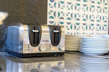 howard johnson by wyndham phuket naiyang