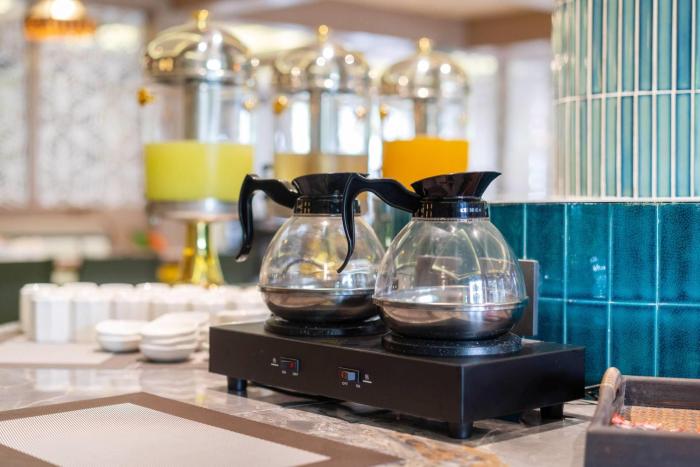 howard johnson by wyndham phuket naiyang