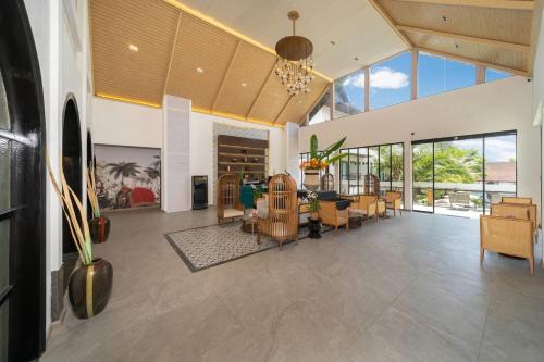 howard johnson by wyndham phuket naiyang