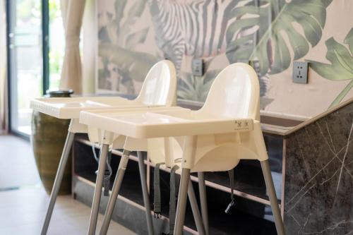 howard johnson by wyndham phuket naiyang