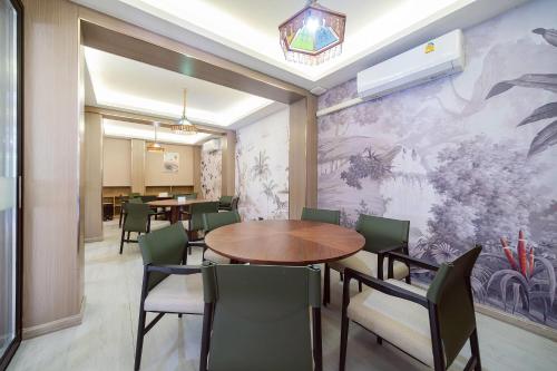 howard johnson by wyndham phuket naiyang