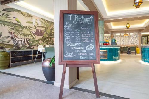 howard johnson by wyndham phuket naiyang