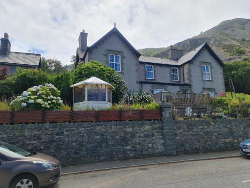 4Br Stunning Sea View Escape-Near Snowdonia & Coastal Trails,,4 star