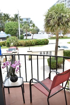 Oceans 735,735 Se 20Th Ave,3 star