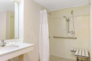 La Quinta Inn By Wyndham Orlando Airport West,Kissimmee>>Belle Isle,3 star