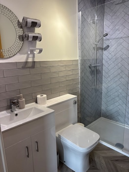 glasgow city escape spacious 3 bedroom apartment
