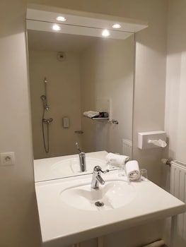 Twenty Business Flats Lille Grand Stade,231 Boulevard De Tournai,3 star