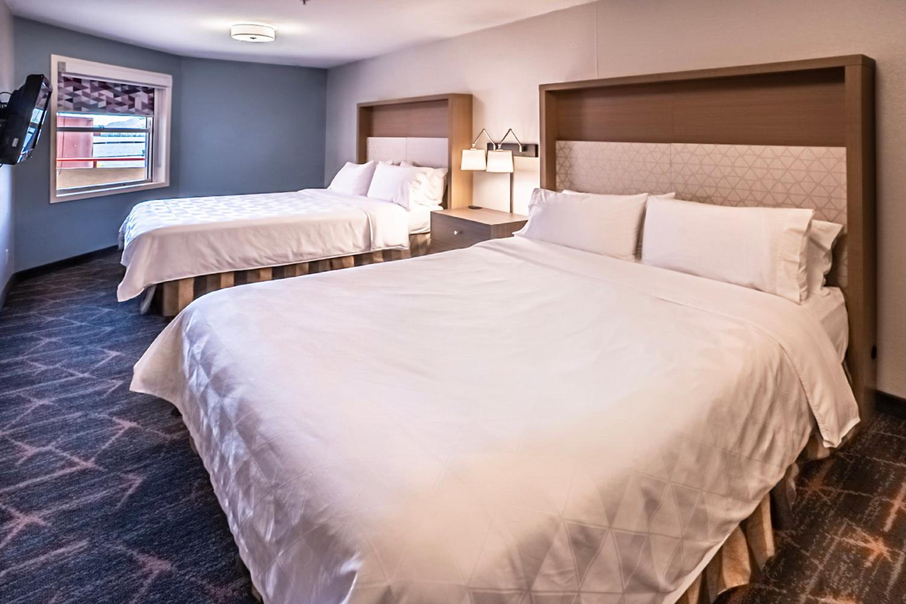 holiday inn hotel and suites osoyoos by ihg