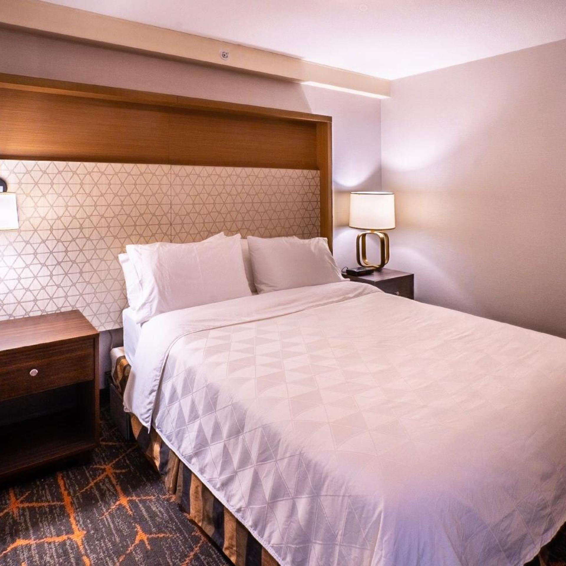holiday inn hotel and suites osoyoos by ihg