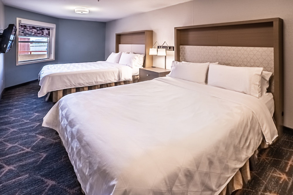 holiday inn hotel and suites osoyoos by ihg