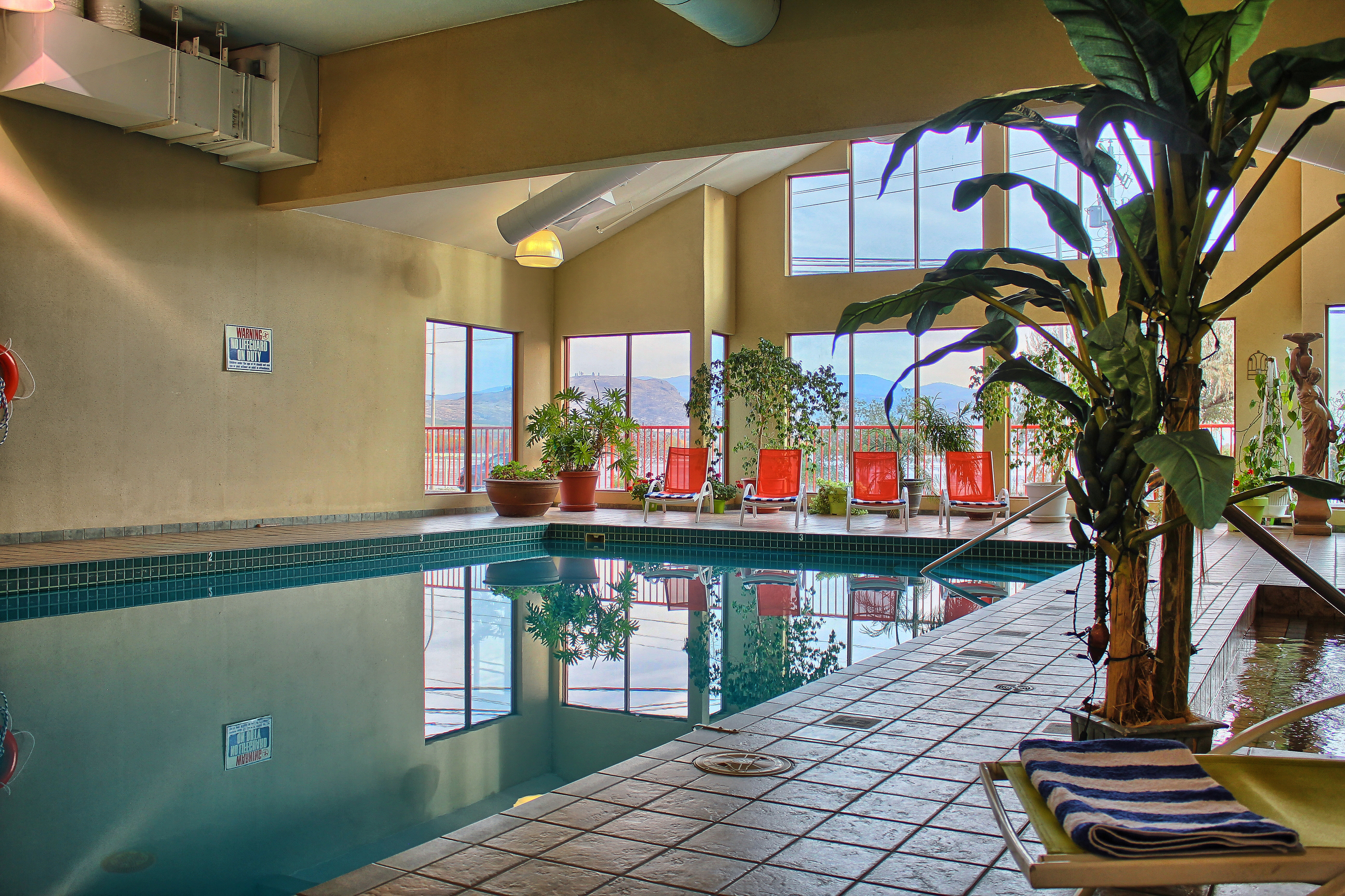 holiday inn hotel and suites osoyoos by ihg