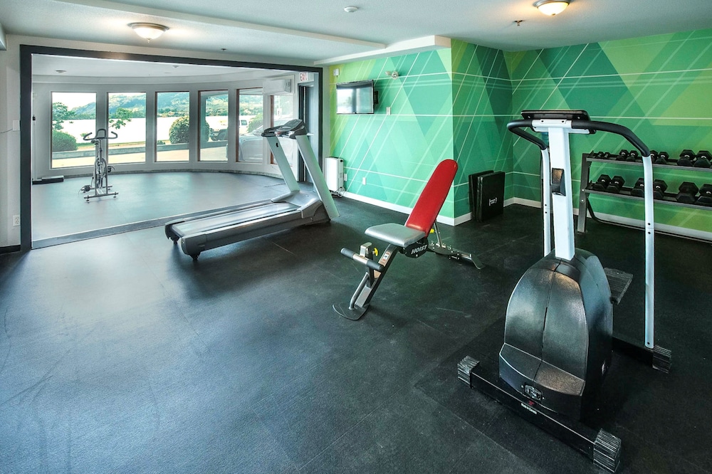 holiday inn hotel and suites osoyoos by ihg