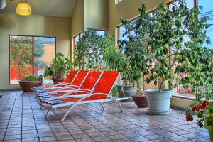 holiday inn hotel and suites osoyoos by ihg