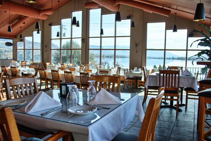 holiday inn hotel and suites osoyoos by ihg