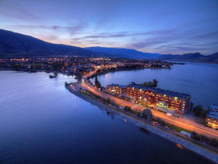 holiday inn hotel and suites osoyoos by ihg