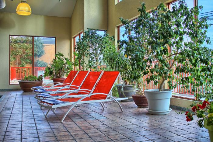 holiday inn hotel and suites osoyoos by ihg