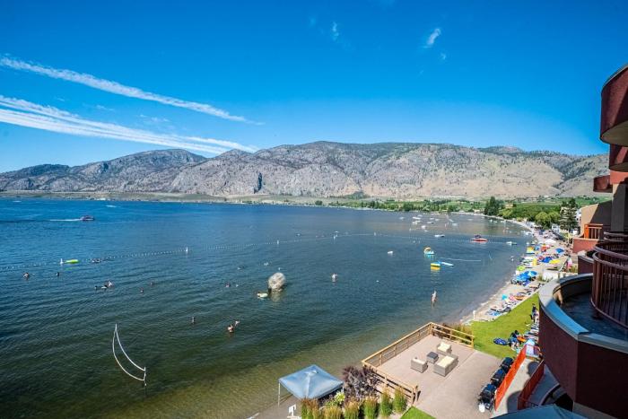 holiday inn hotel and suites osoyoos by ihg