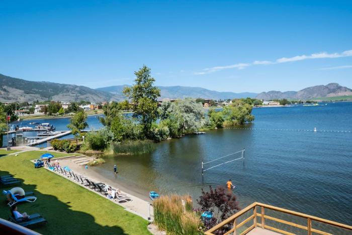 holiday inn hotel and suites osoyoos by ihg