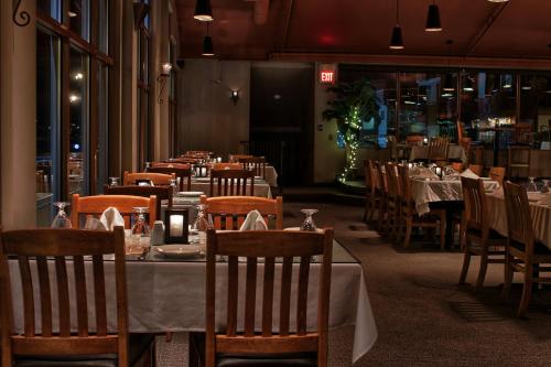 holiday inn hotel and suites osoyoos by ihg
