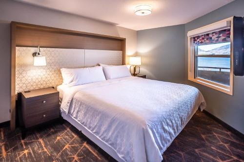 holiday inn hotel and suites osoyoos by ihg