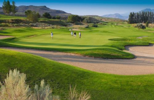 holiday inn hotel and suites osoyoos by ihg