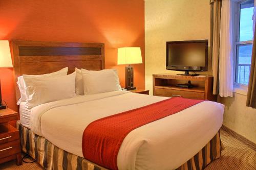 holiday inn hotel and suites osoyoos by ihg