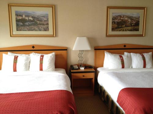holiday inn hotel and suites osoyoos by ihg