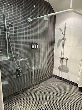 Ridings At Theobalds Park,,3 star