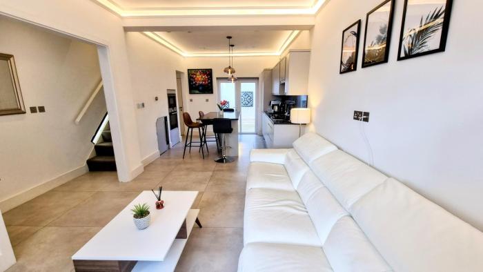 surbiton luxury garden house 19