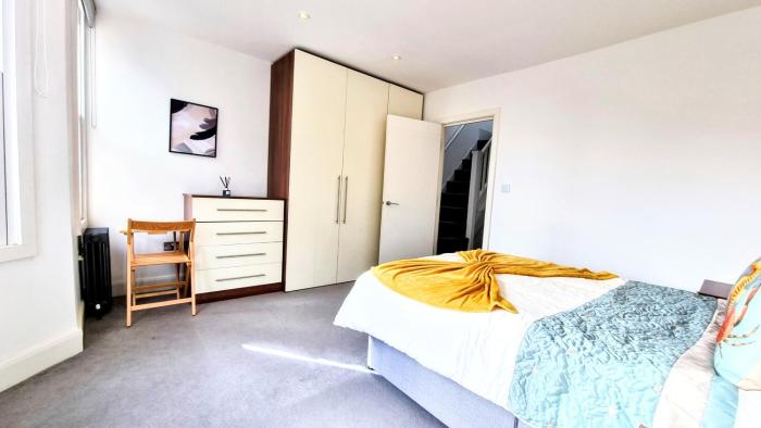 surbiton luxury garden house 19