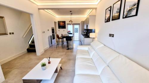 surbiton luxury garden house 19