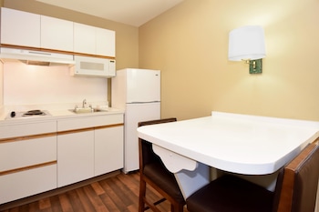 extended stay america select suites tampa north airport
