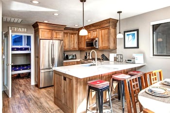 red pine 4 bedrooms rpt 14t by kbm