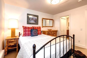 Red Pine 4 Bedrooms Rpt-14T By Kbm,2149 Apache Trail,4 star