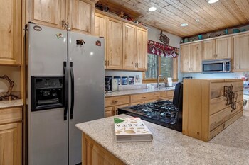 Timber Wolf Lodge 2 Bedrooms Twl-12C By Kbm,3964 North Timber Wolf Lane,4 star