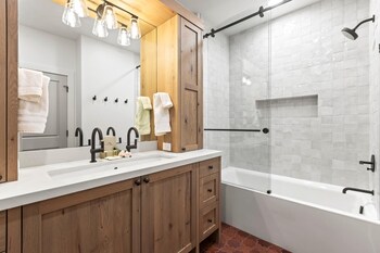 Lift Lodge 2 Bedrooms Llc103 By Kbm,875 Main Street,4 star