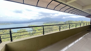 hilltop retreat