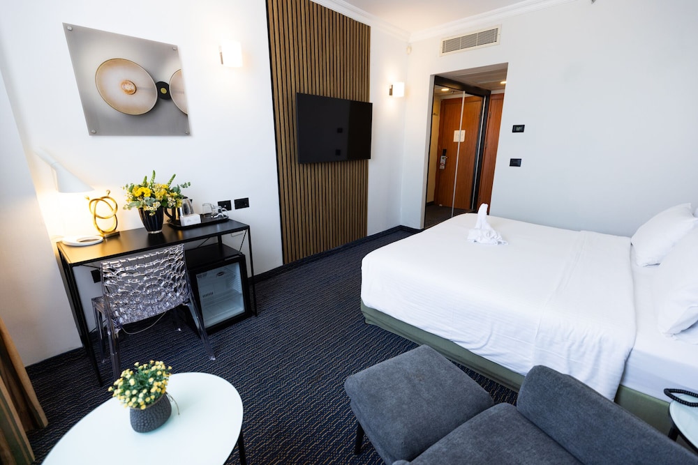 grand beach hotel