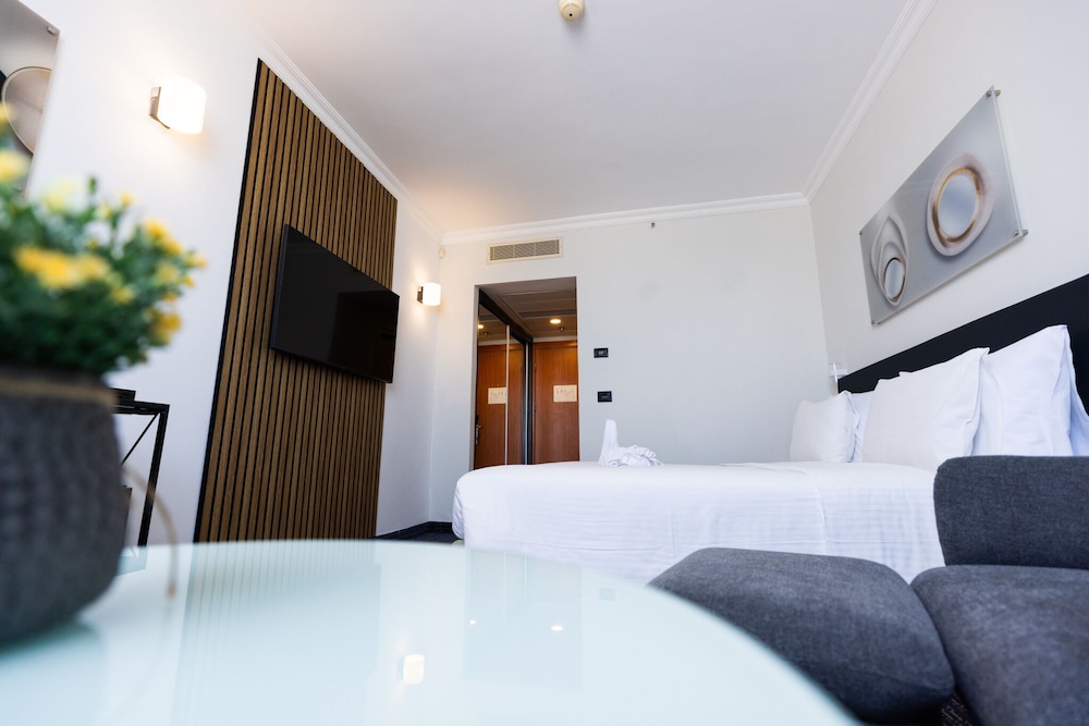 grand beach hotel