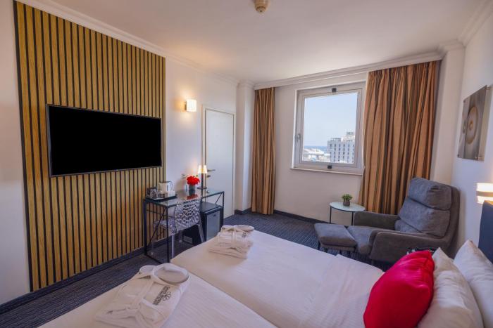 grand beach hotel