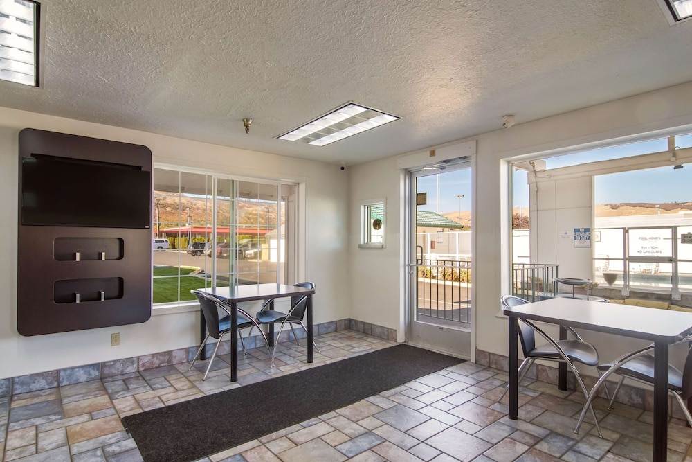 motel 6 the dalles or